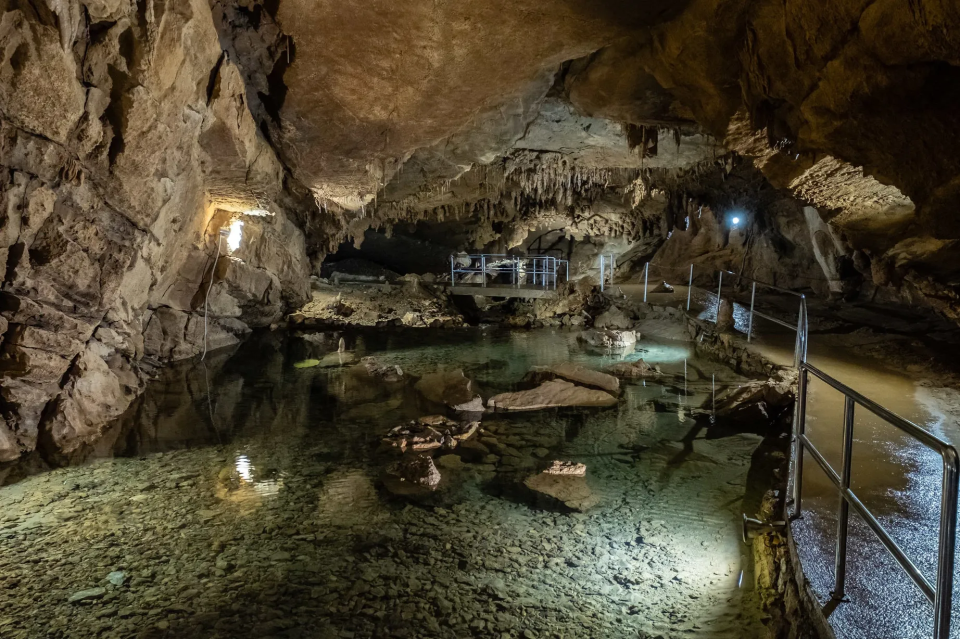 Cueva de Grmec