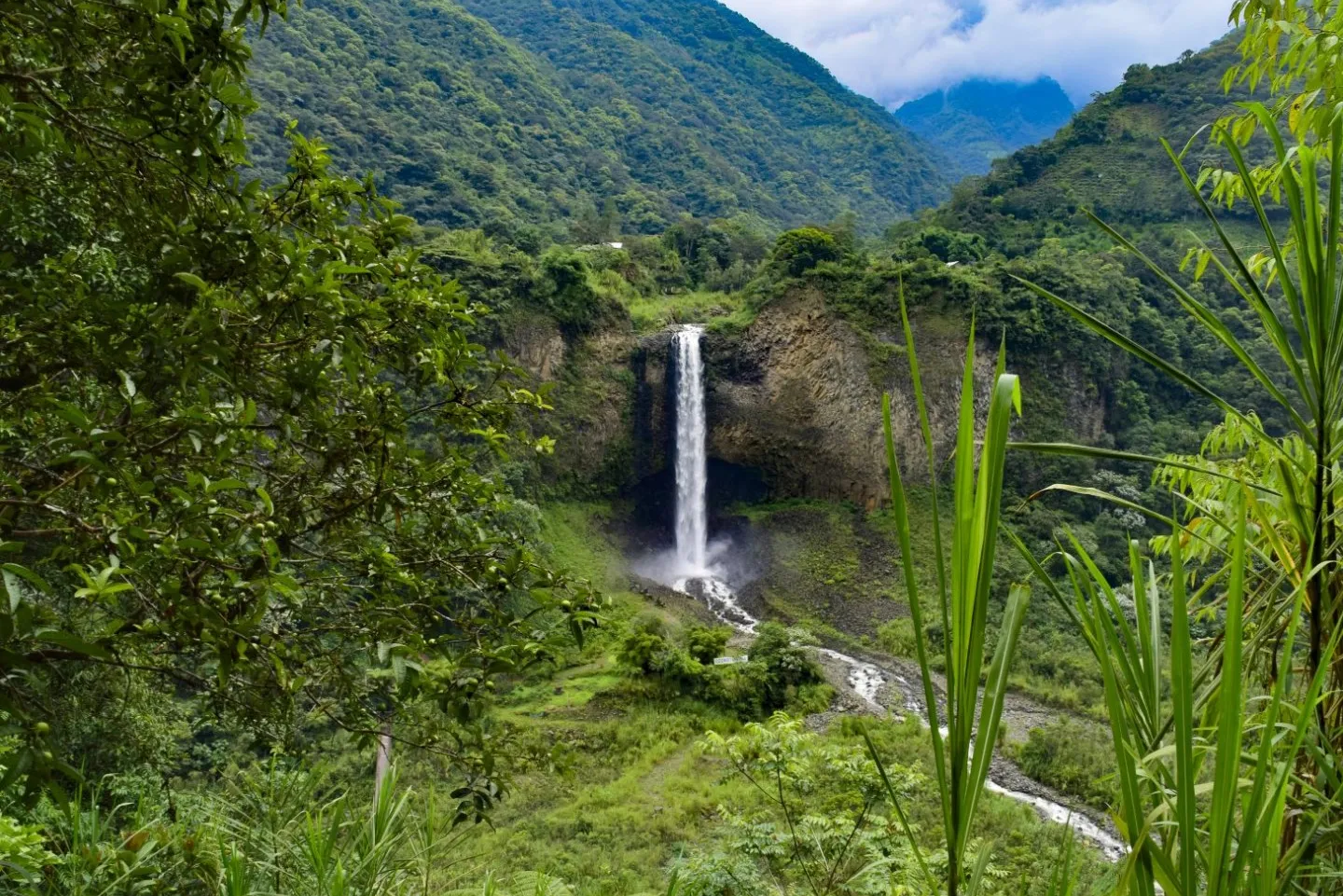 Cascada Manto de la Novia