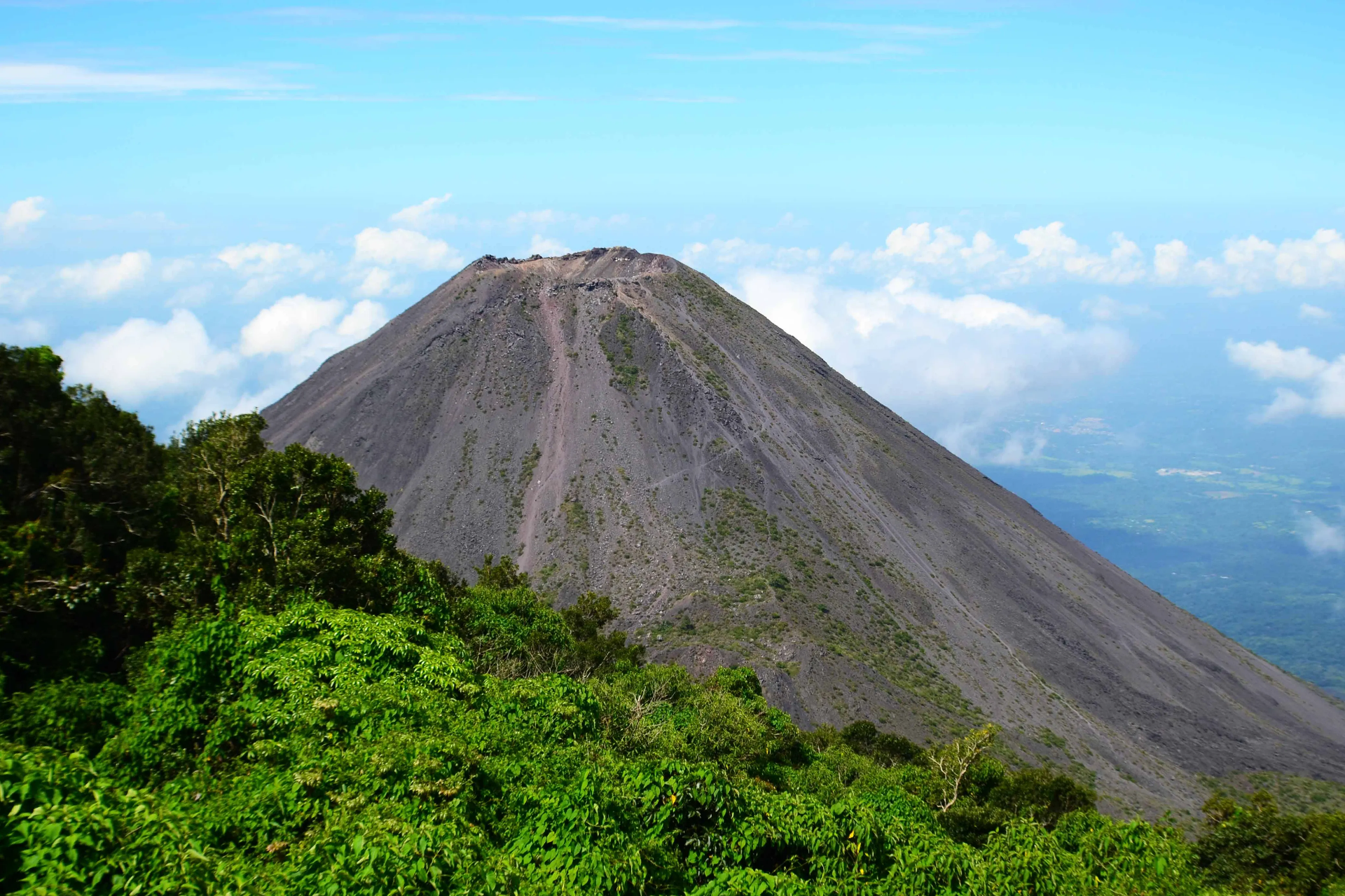 Sendero de los Tres Volcanes