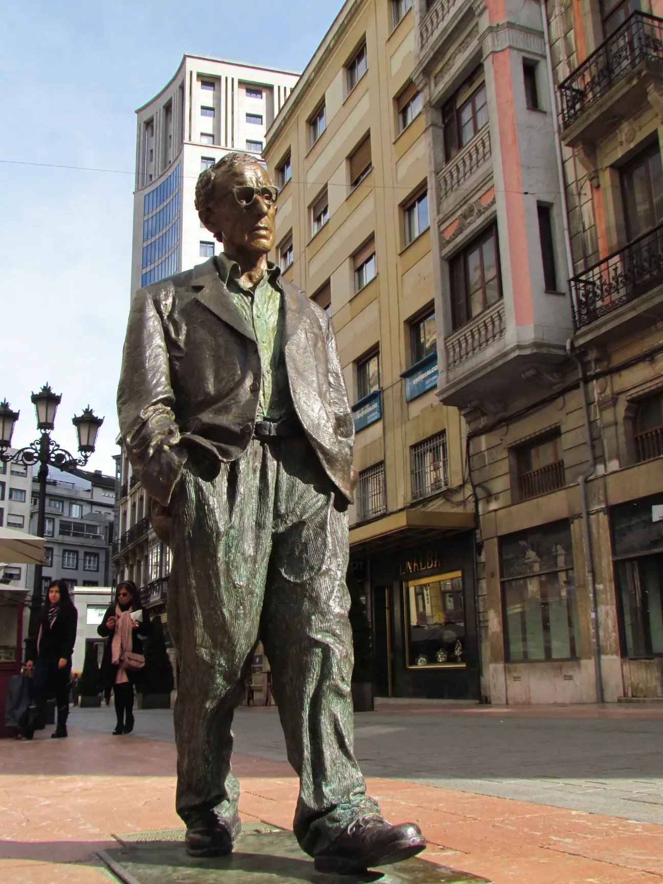 Estatua de Woody Allen