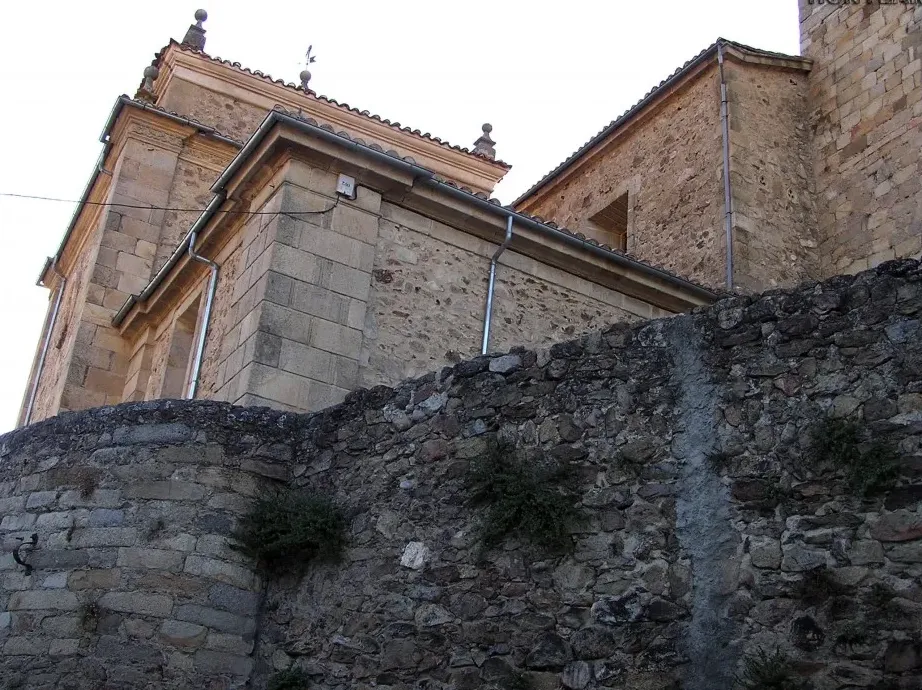 Iglesia Castillo de Santa María de Aguas Vivas