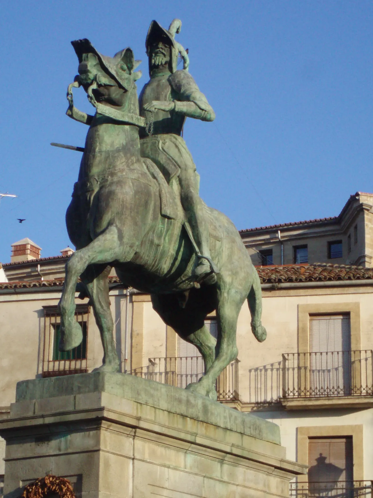 Estatua Ecuestre de Francisco Pizarro