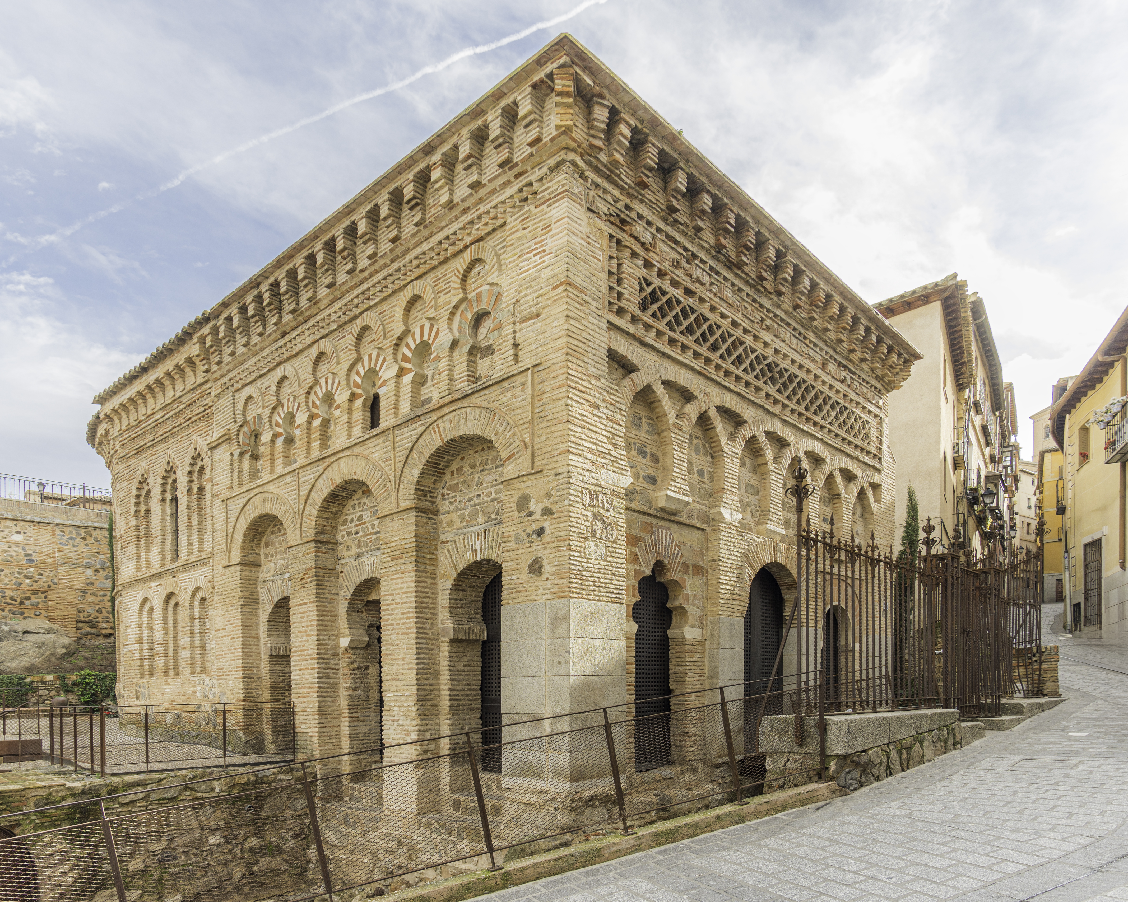 Audioguía de Puerta De Valmardon O Bab Al Mardum Puerta Del Cristo De La Luz