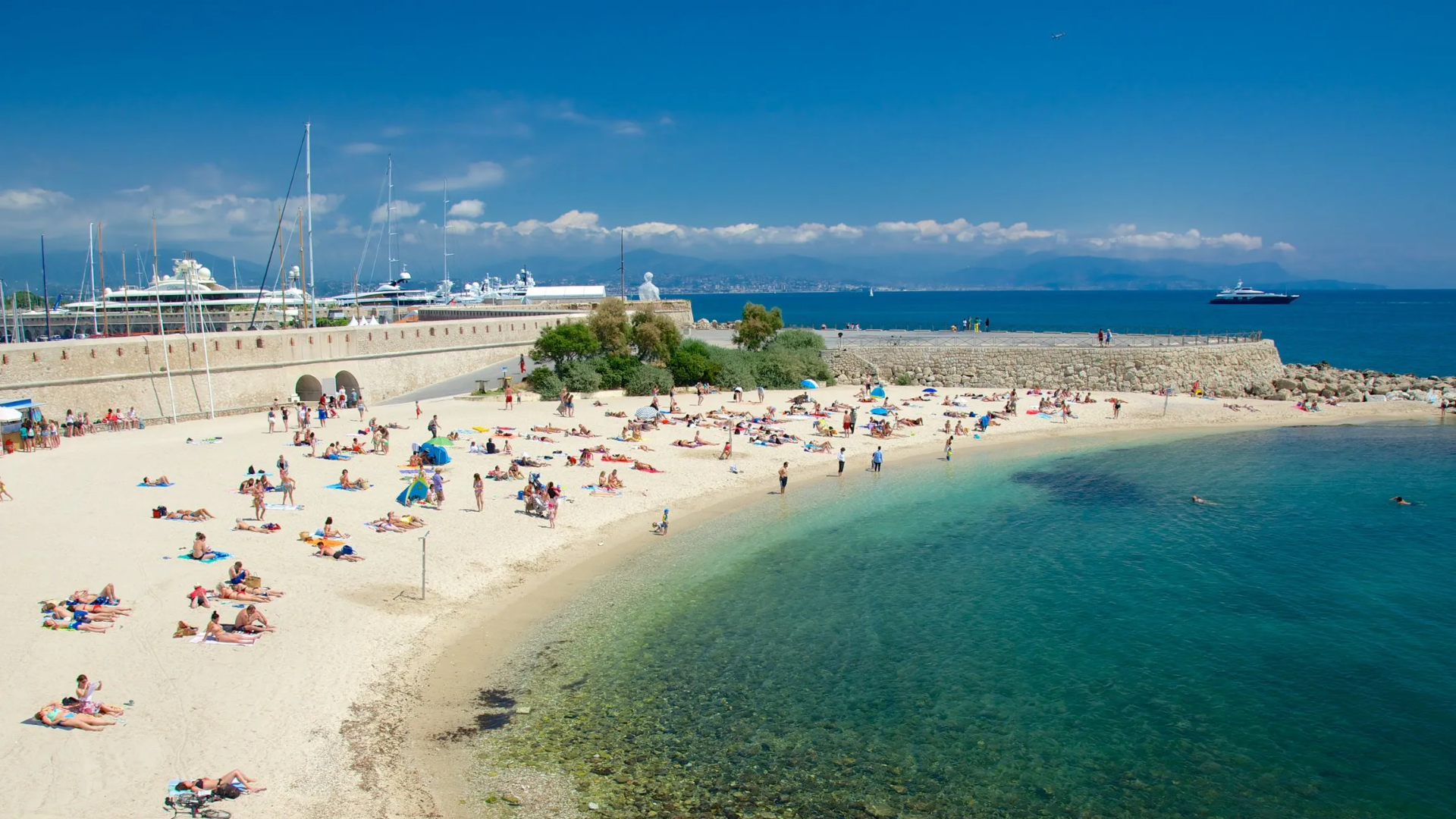 Audioguía de Descubriendo Antibes: Un Viaje por la Historia y Belleza Mediterránea