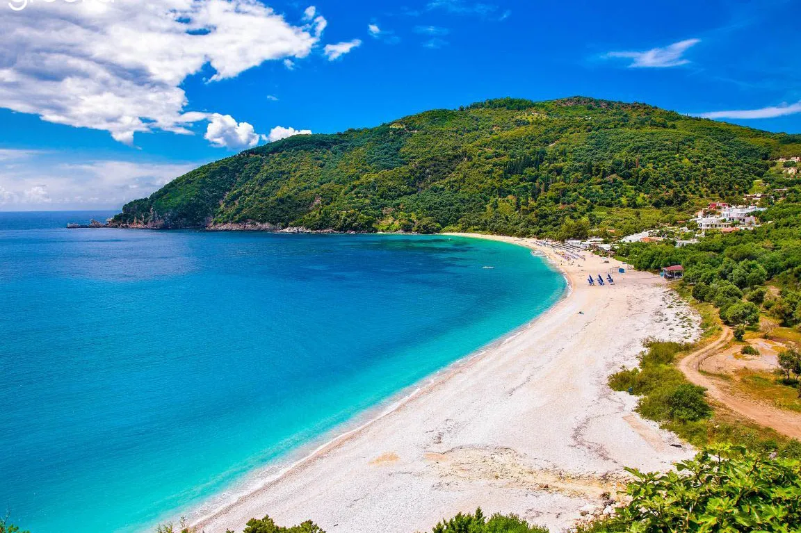 Playa de Lichnos