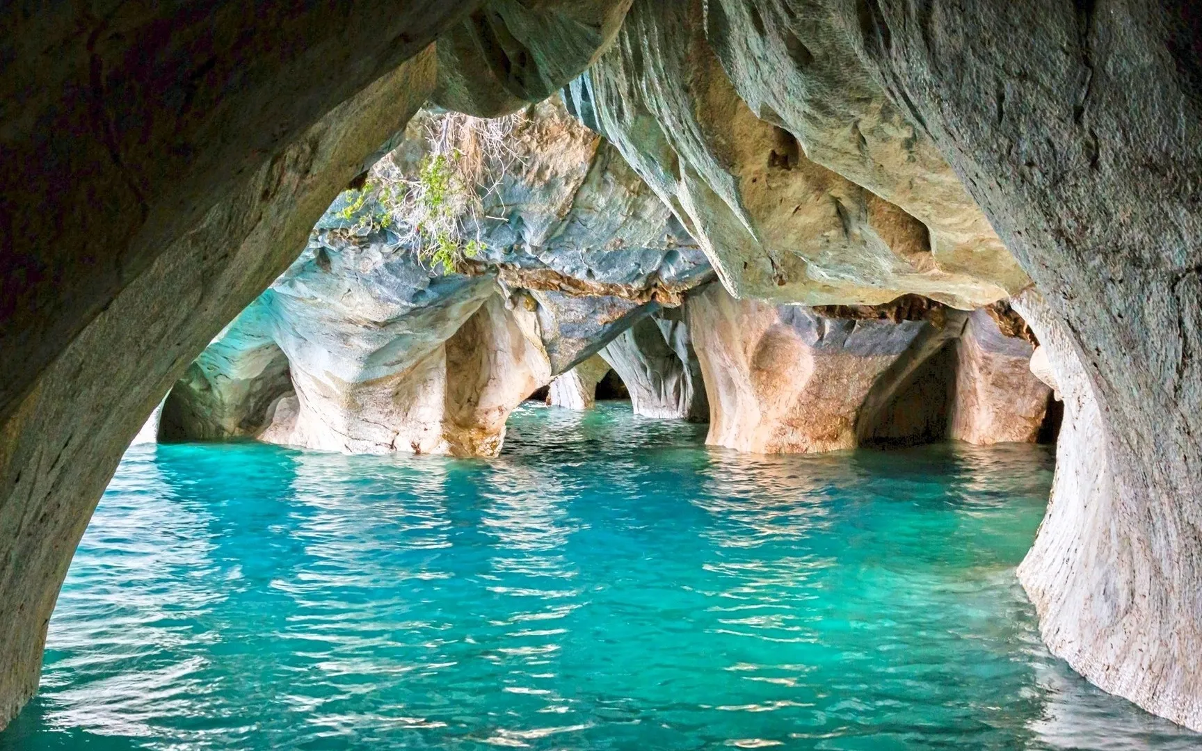 Cueva de los Lagos