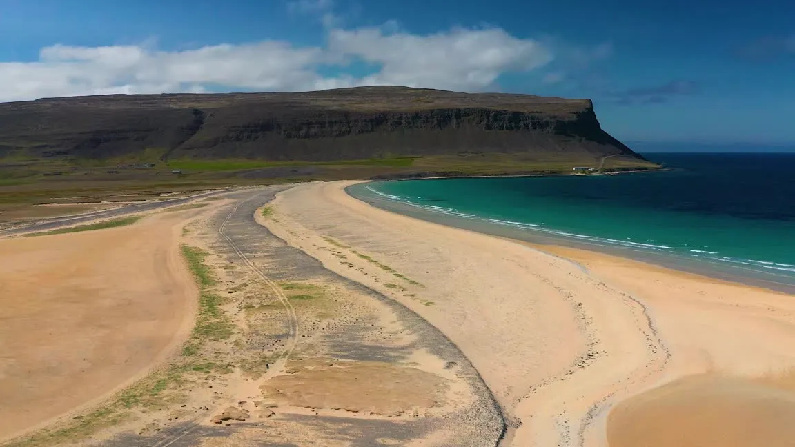 Playa de Kálfatjarnarkirkja