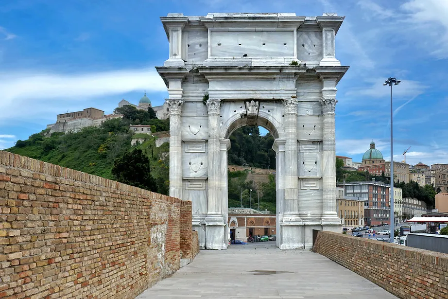 Arco di Traiano