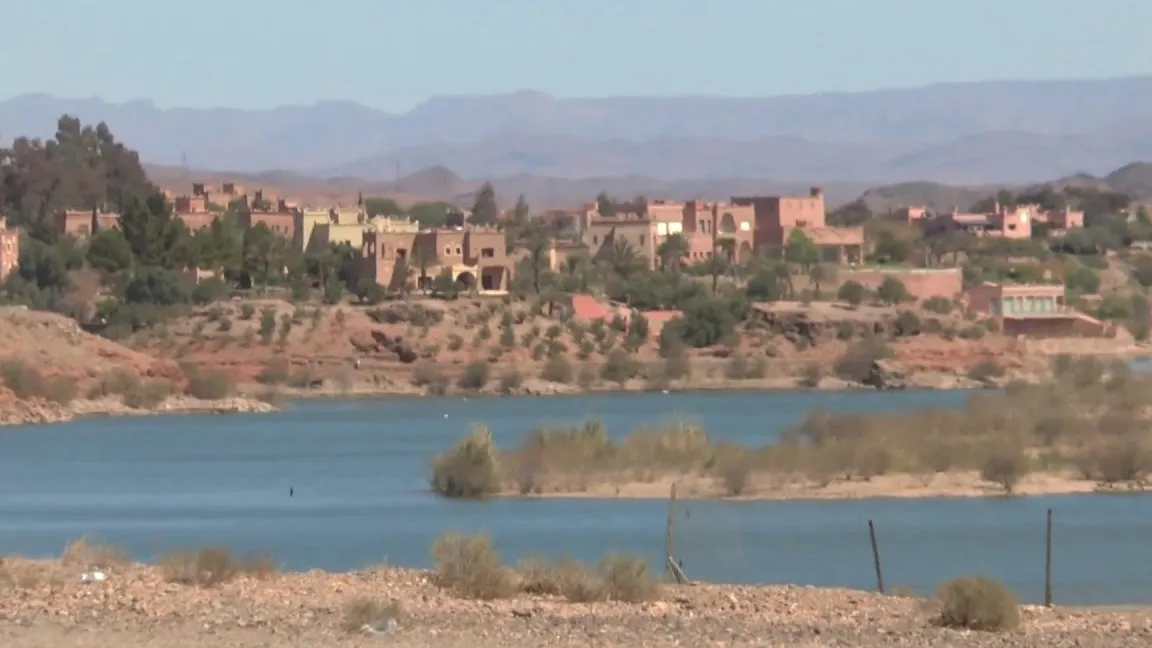 Lago El Mansour Eddahbi