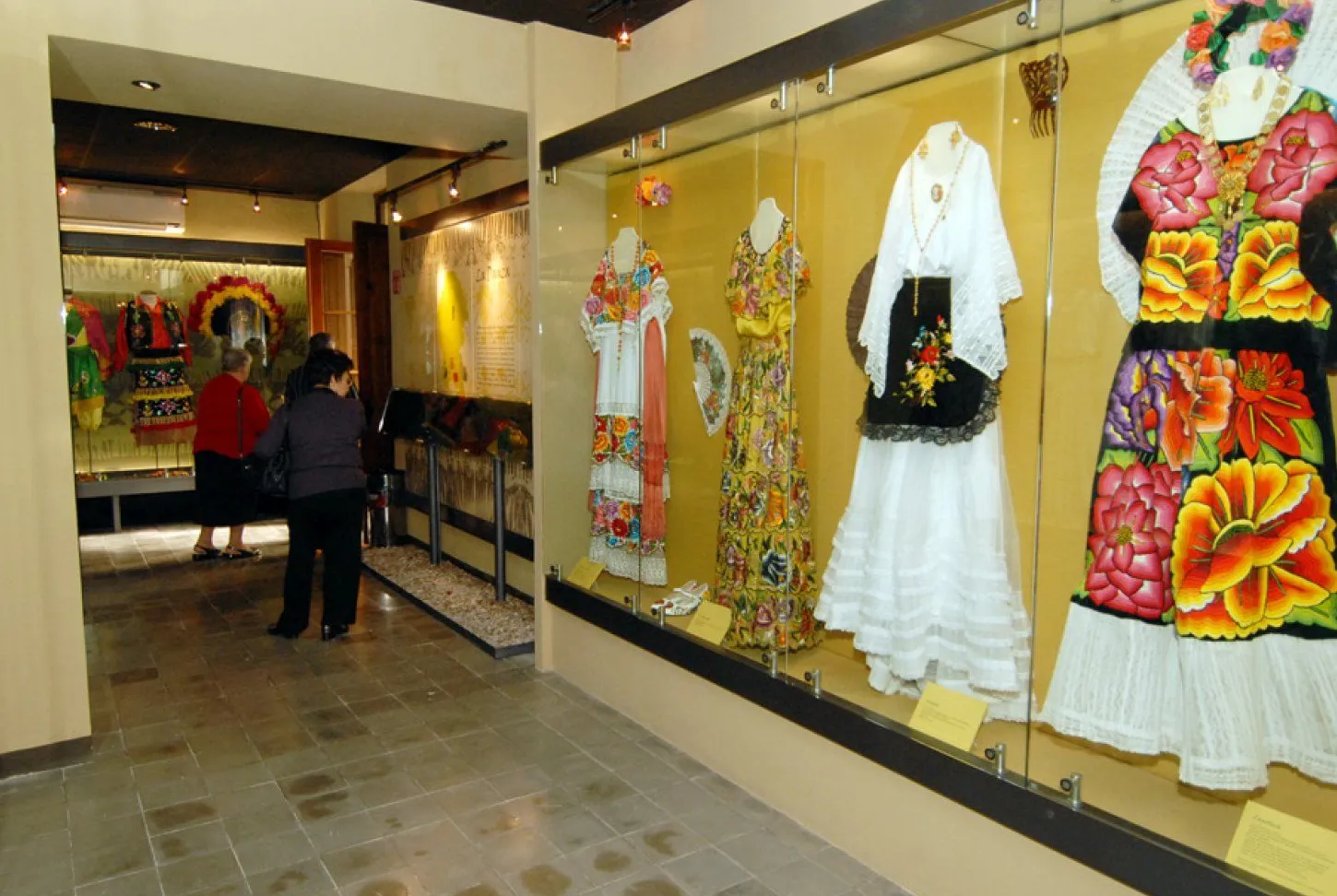 Museo del Sarape y Trajes Mexicanos