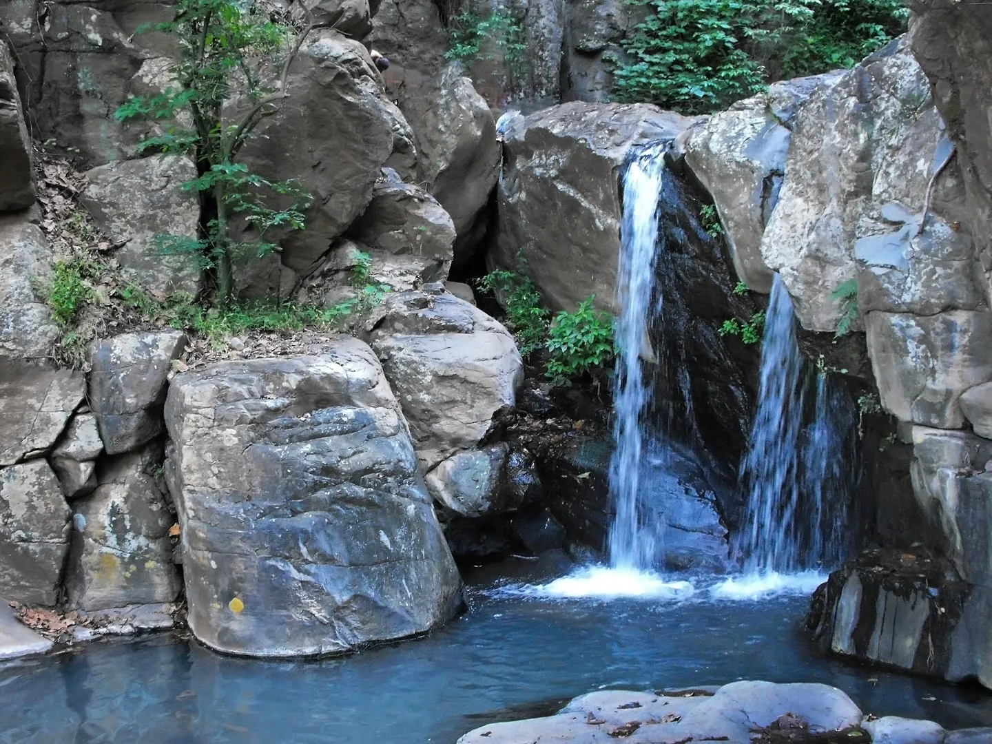 Cascada Los Azules