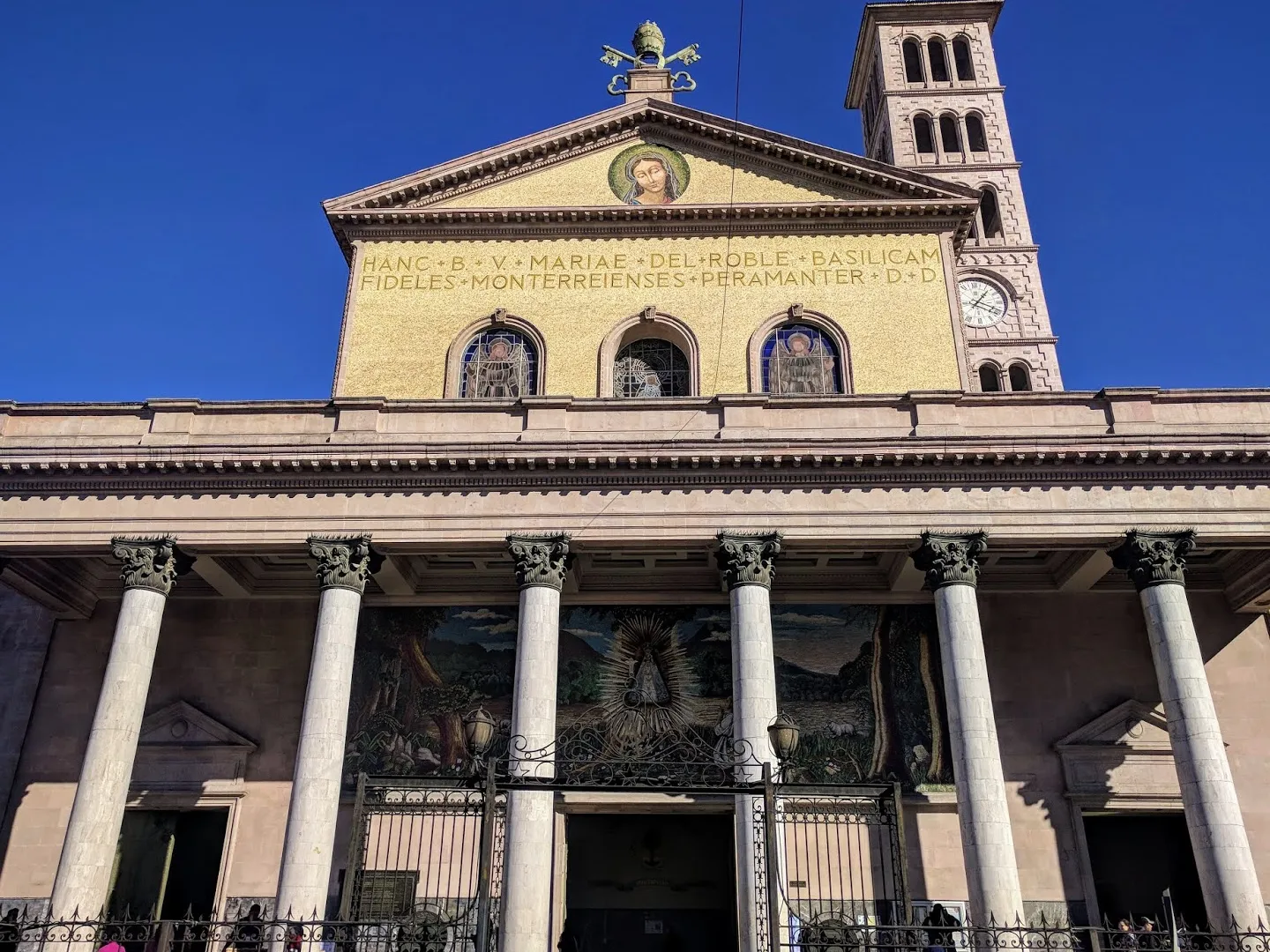 Basílica de Nuestra Señora del Roble