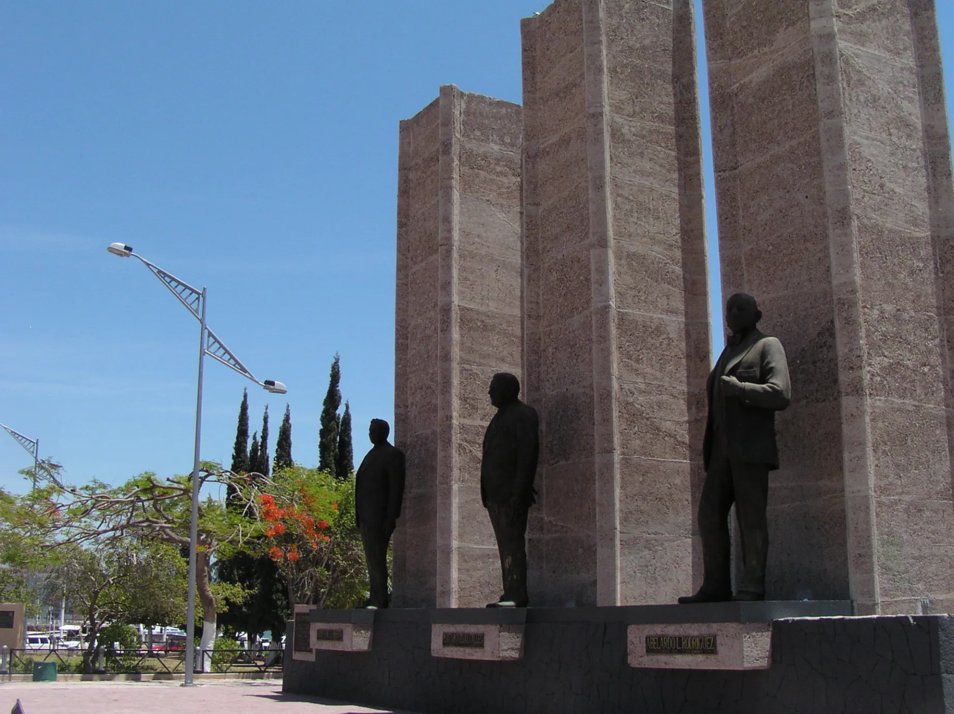 La Plaza de los 3 Presidentes