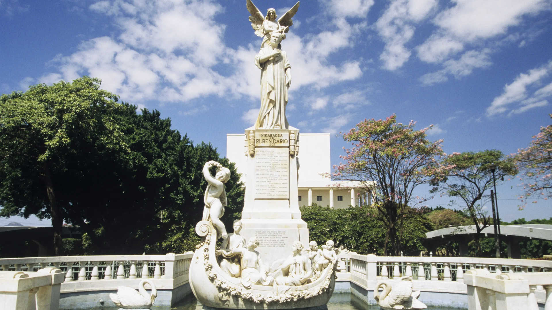 Monumento a Rubén Darío