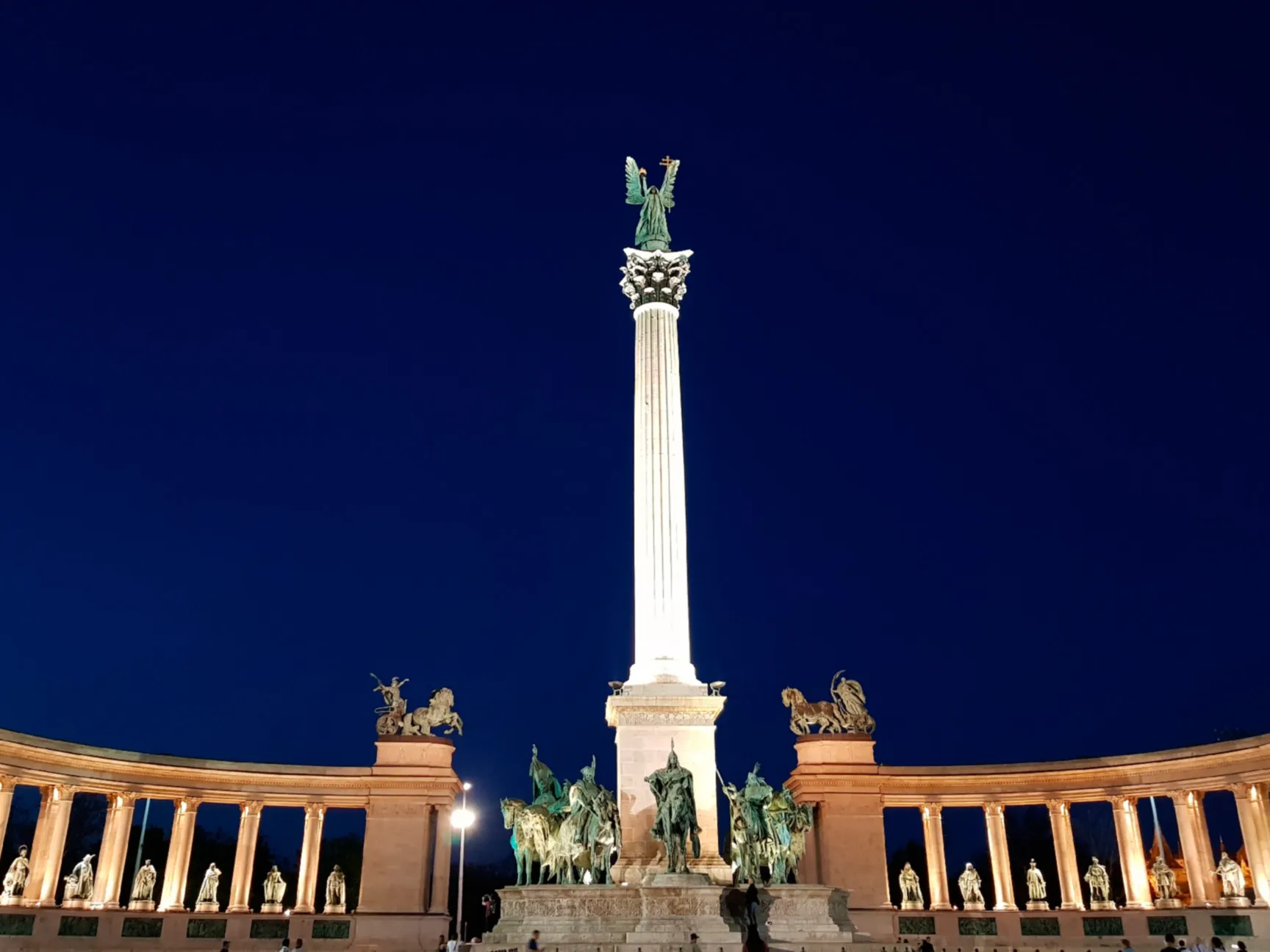 Plaza de los Héroes