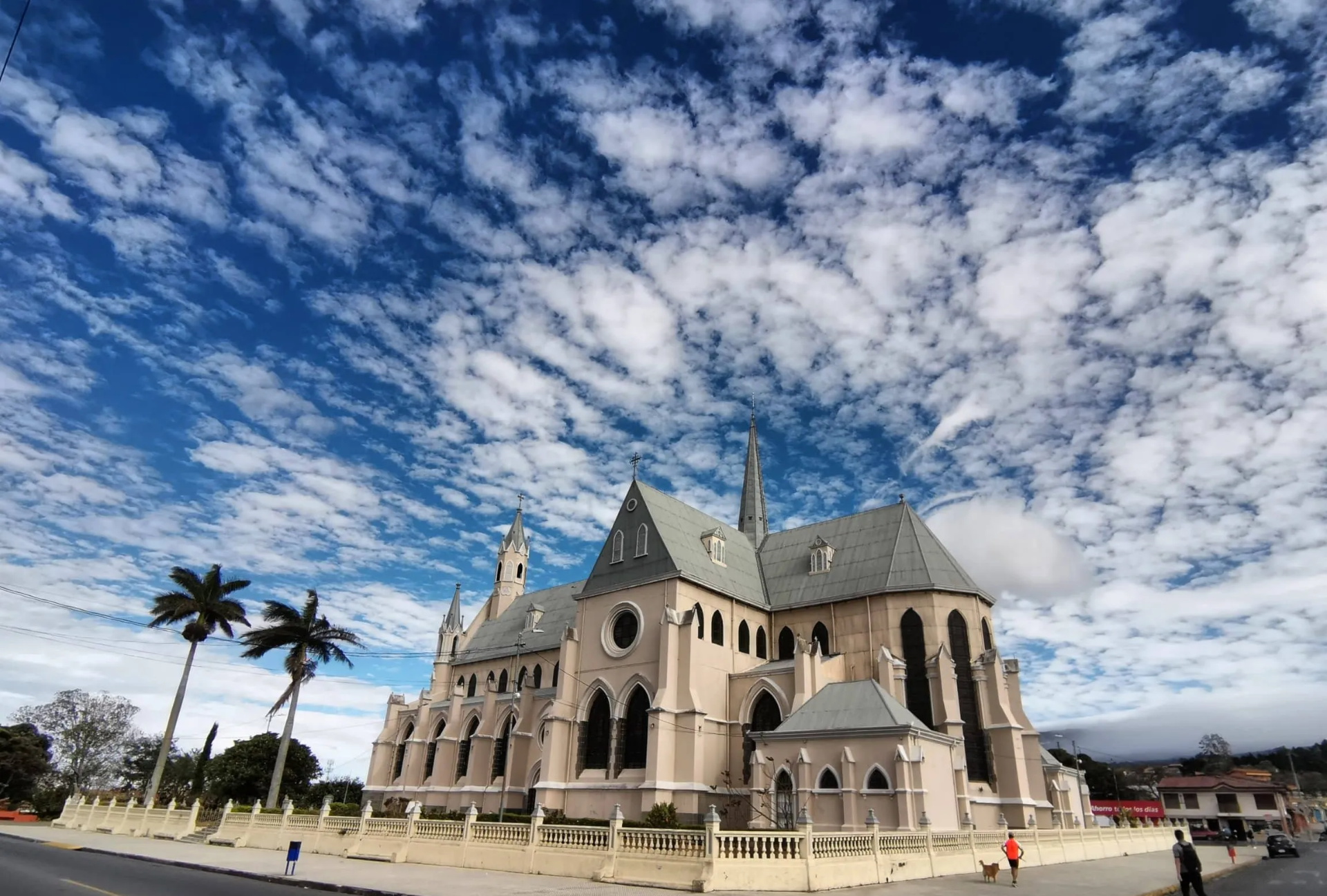 Iglesia San Rafael Arcángel