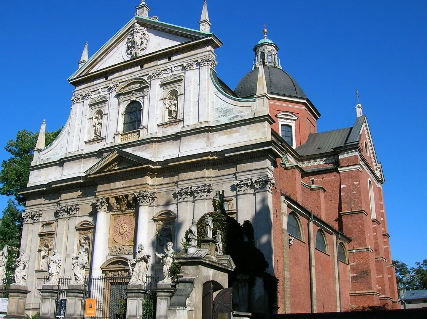 Iglesia de San Pedro y San Pablo