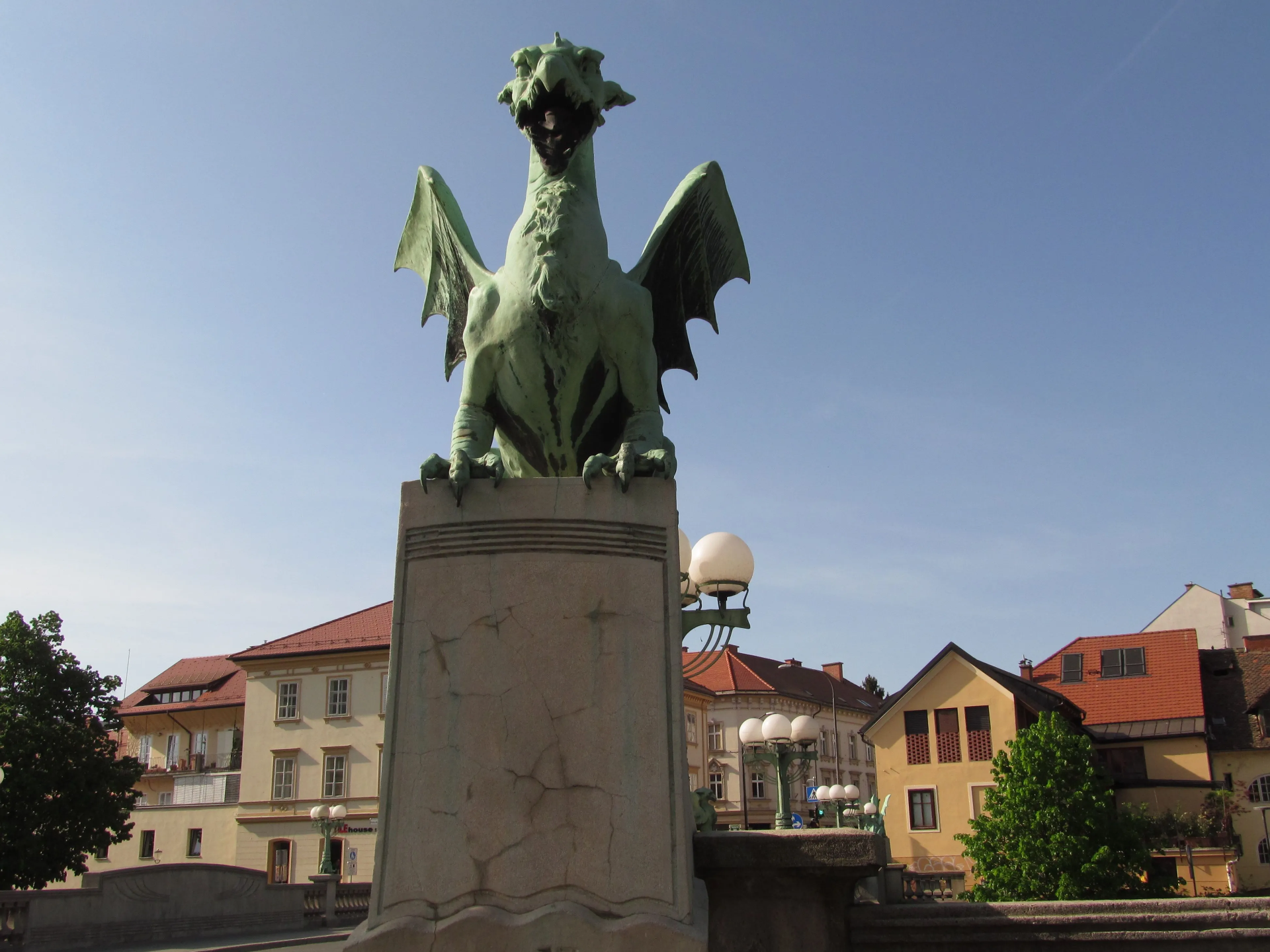 Monumento del Dragón Luchador