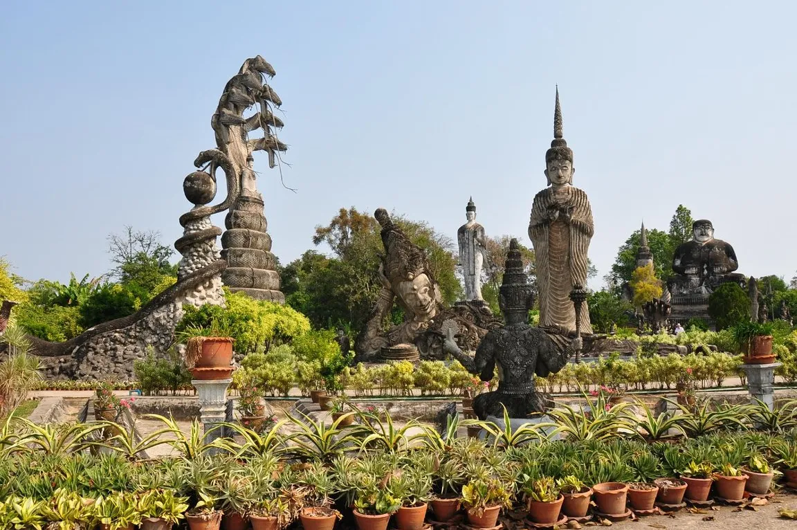 Wat Phra That Bang Phuan