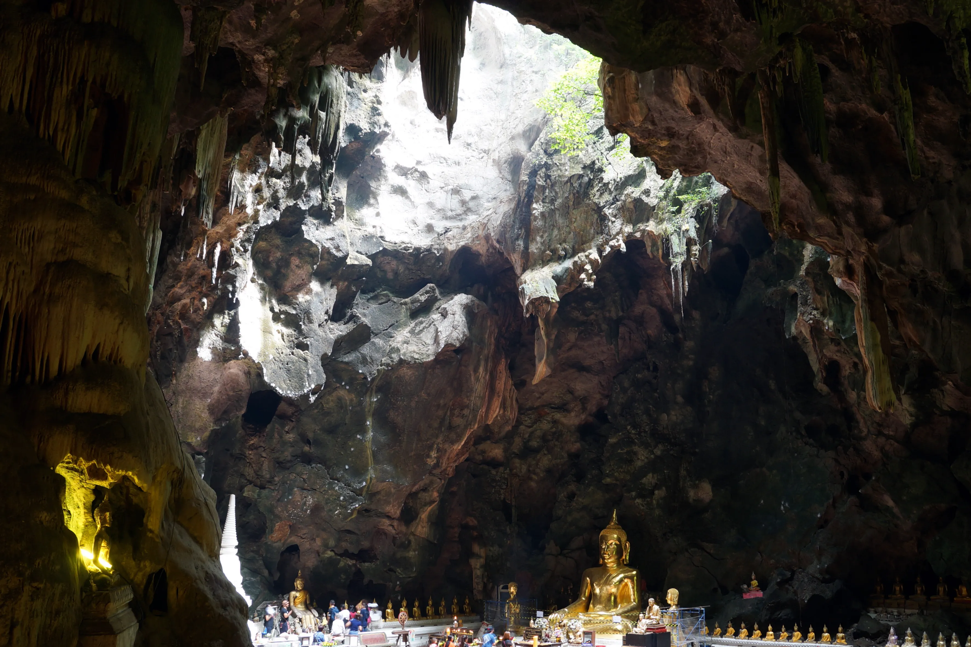 Cueva de Tham Khao Luang