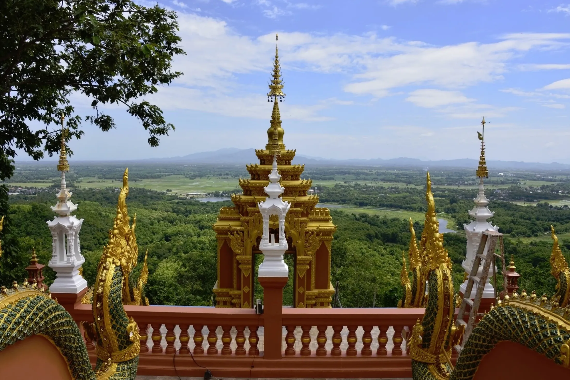 Wat Si Rong Muang