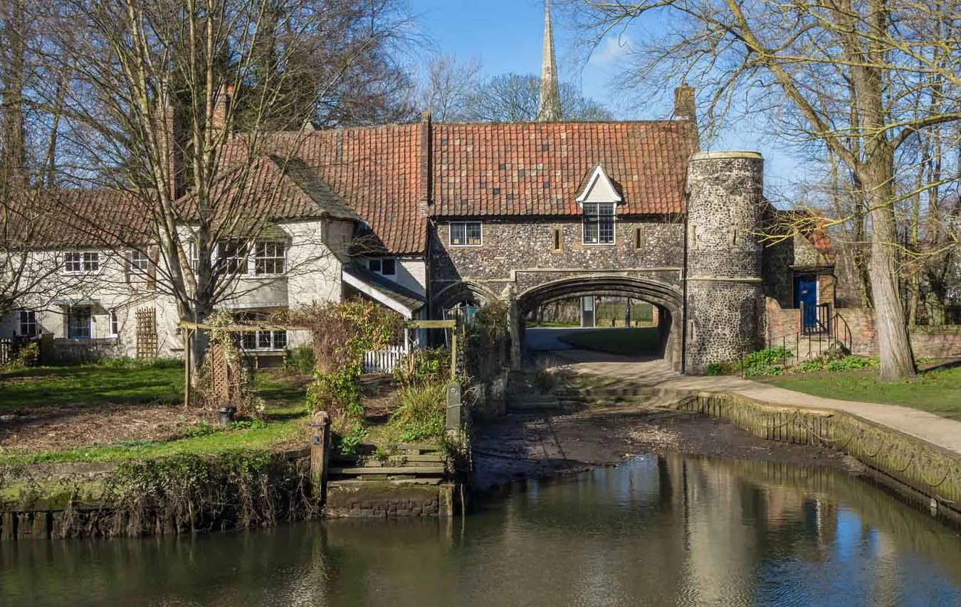 Riverside Walk