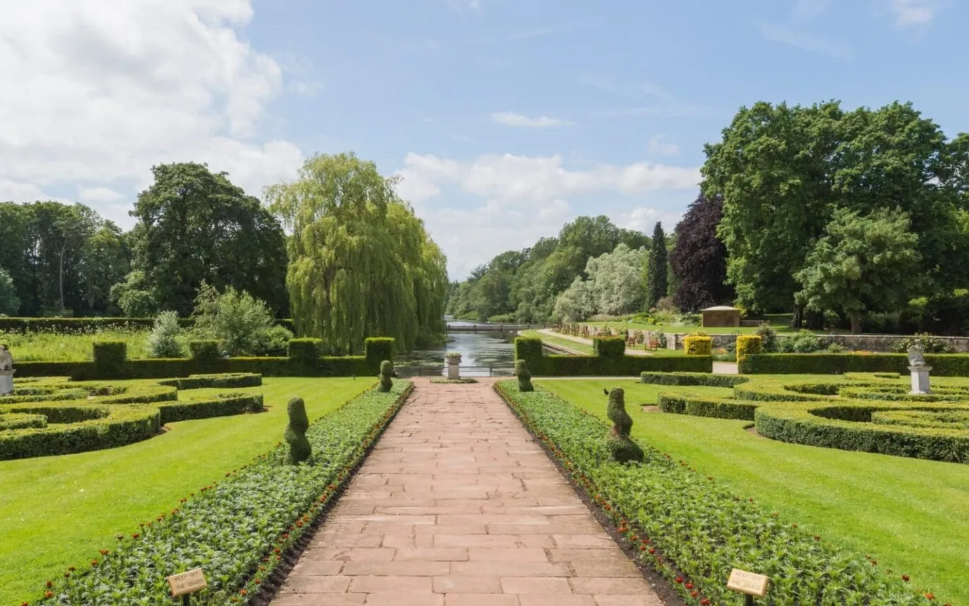 Coombe Country Park