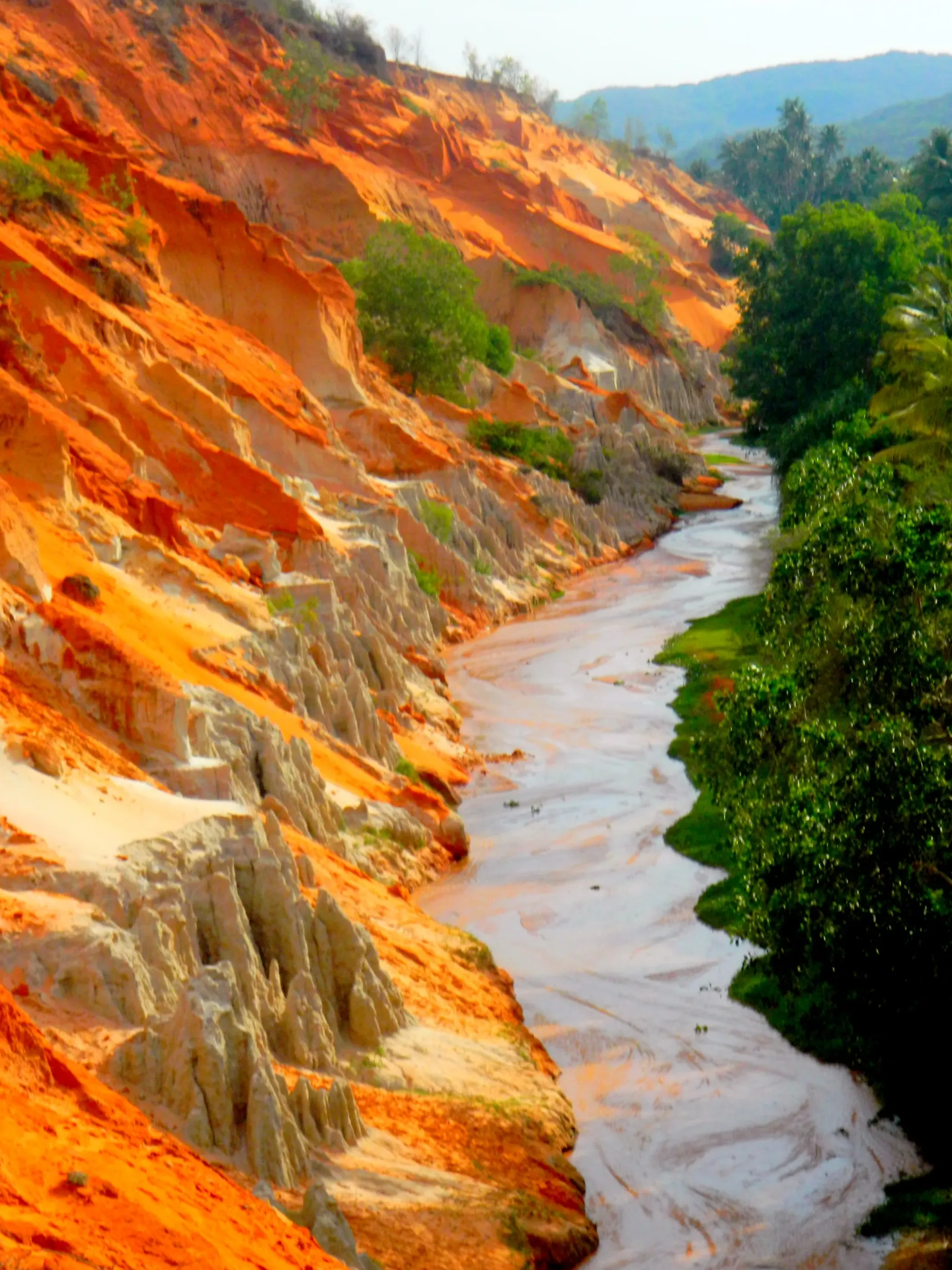 Fairy Stream (Suoi Tien)