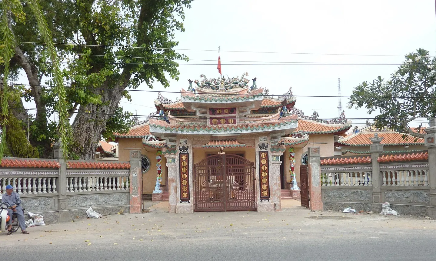 Nguyen Trung Truc Temple