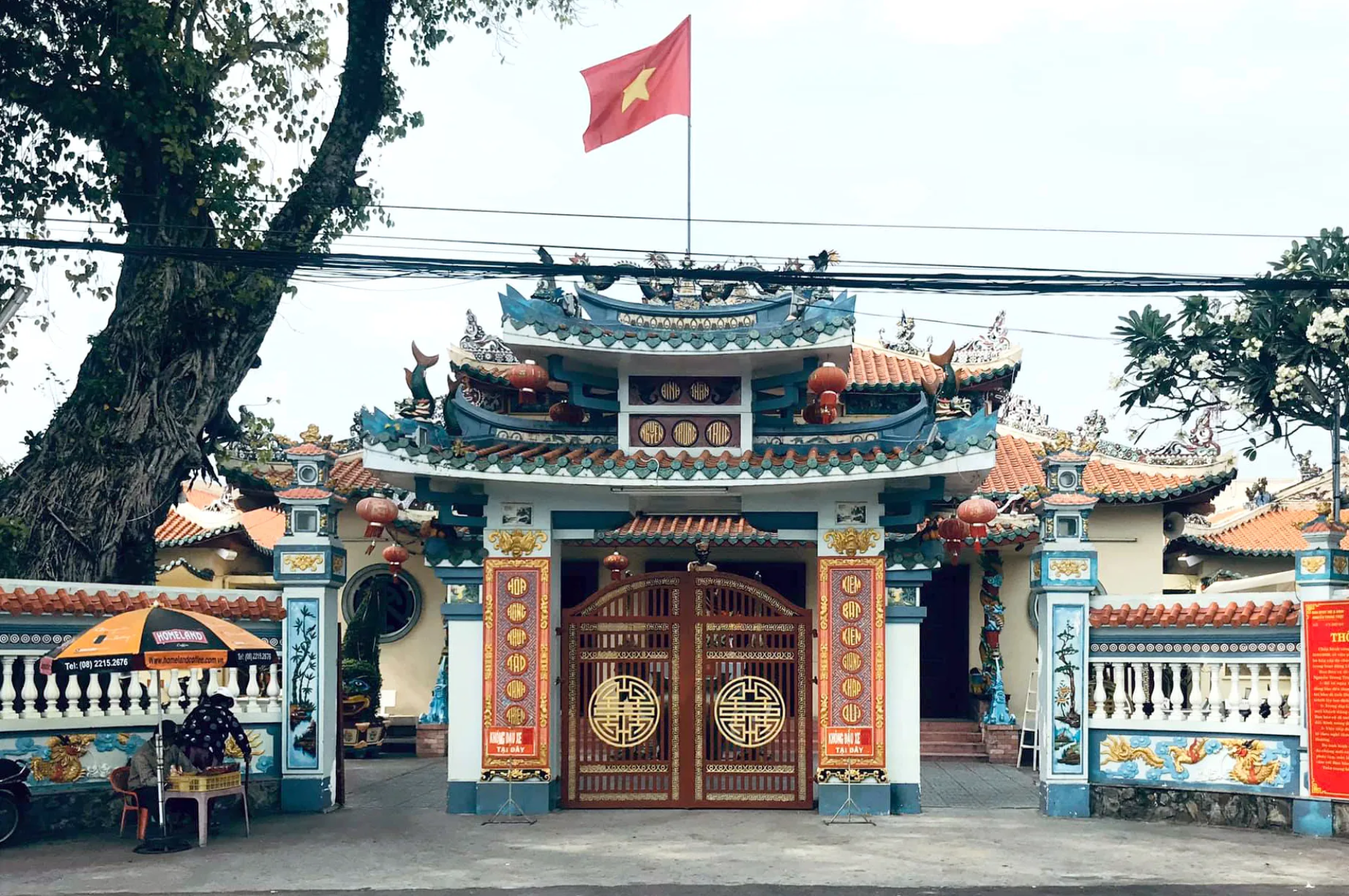 Pham Thi Nga Tomb