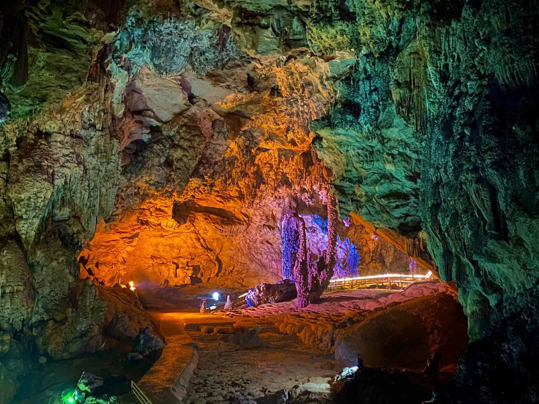 Cueva de Nguom Ngao