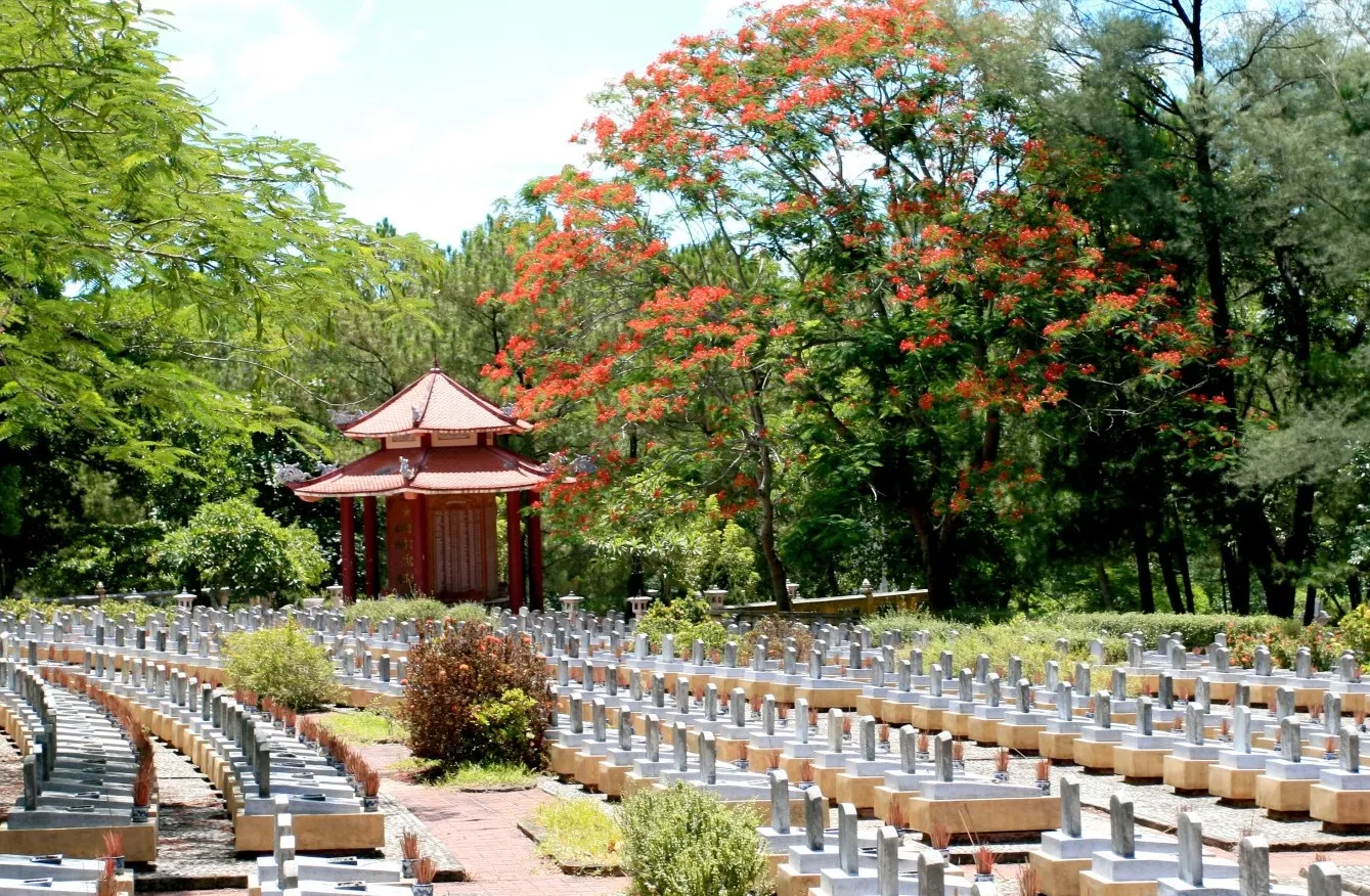 Cementerio Nacional de Truong Son