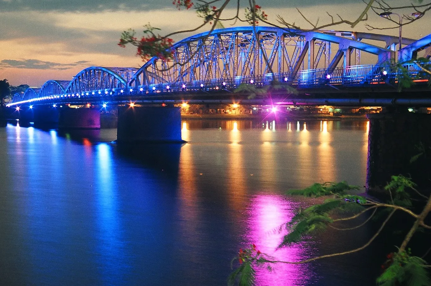 Puente de Tràng Tiền