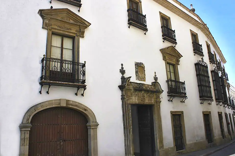 Audioguía de Palacio Del Virrey Laserna