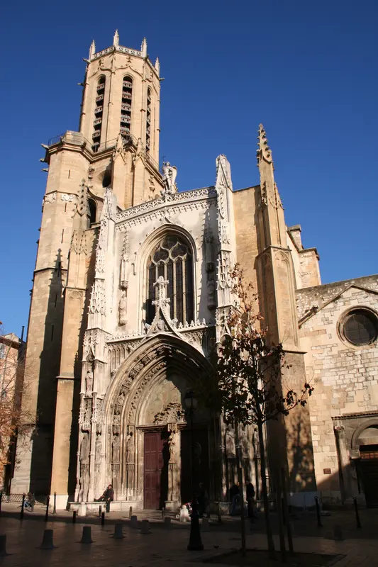 Audioguía de Catedral De Saint Sauveur