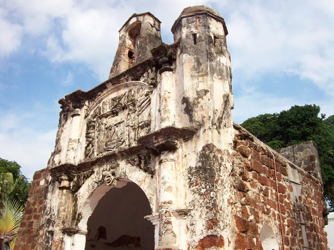 'A Famosa' (Porta de Santiago)