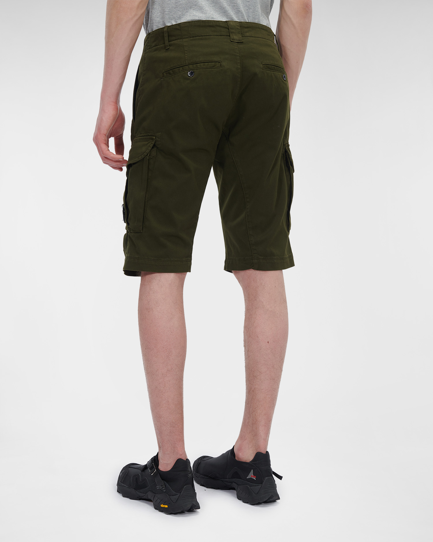 C.P. Company Stretch Sateen Cargo Shorts Ivy Green - Imagen 4