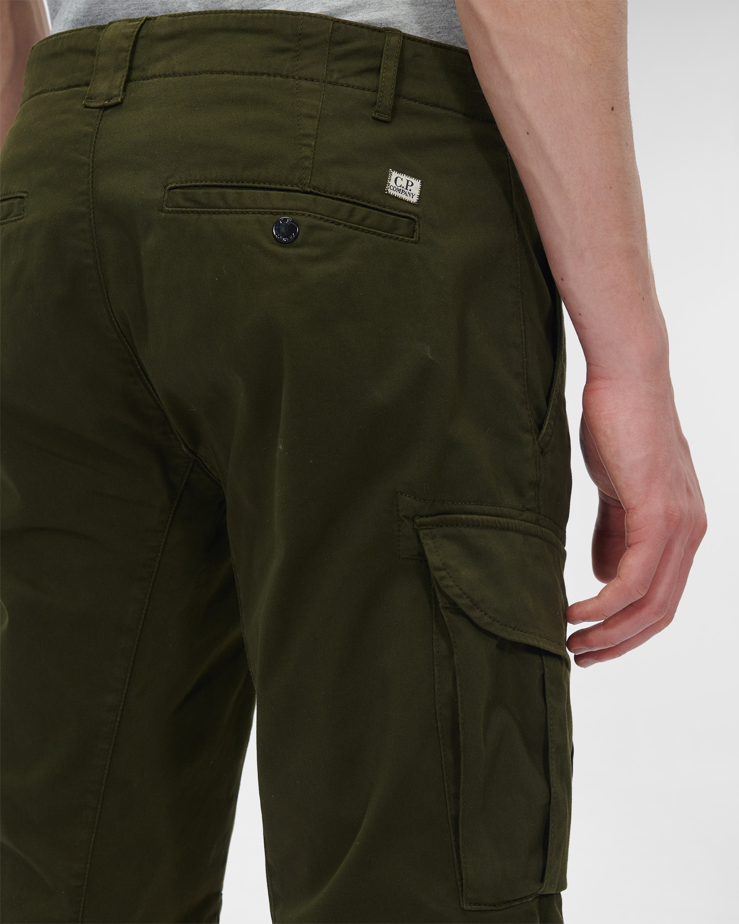 C.P. Company Stretch Sateen Cargo Shorts Ivy Green - Imagen 6