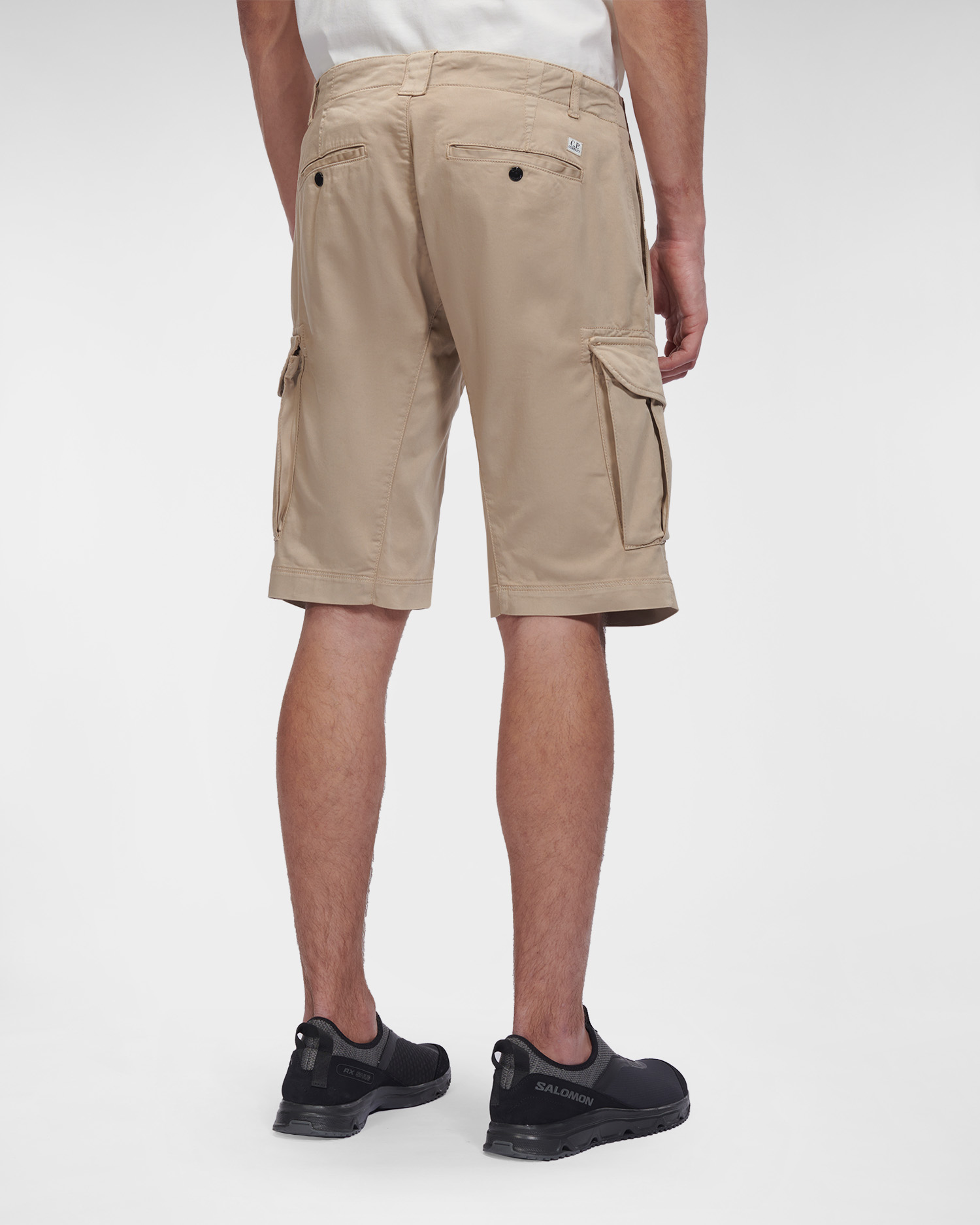 C.P. Company Stretch Sateen Cargo Shorts Cobblestone Brown - Imagen 4