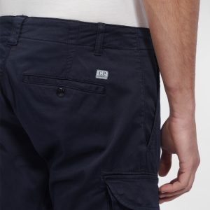 C.P. Company Stretch Sateen Cargo Shorts Total Eclipse Blue - Imagen 6