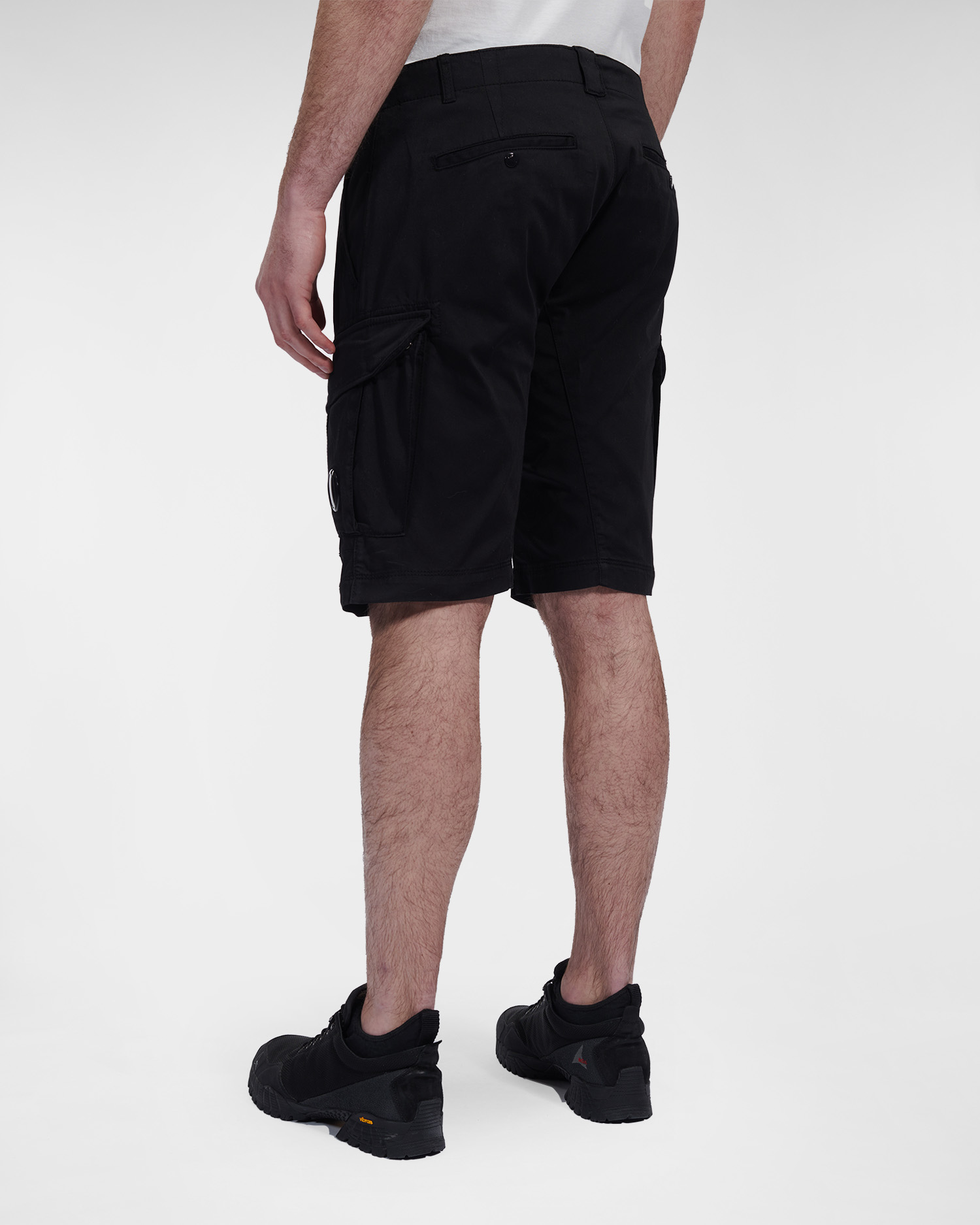 C.P. Company Stretch Sateen Cargo Shorts Black - Imagen 4