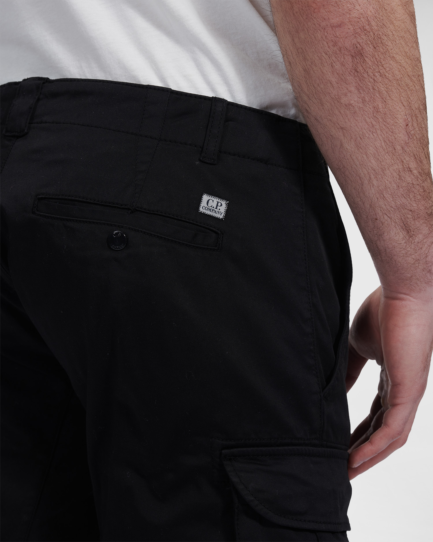 C.P. Company Stretch Sateen Cargo Shorts Black - Imagen 6