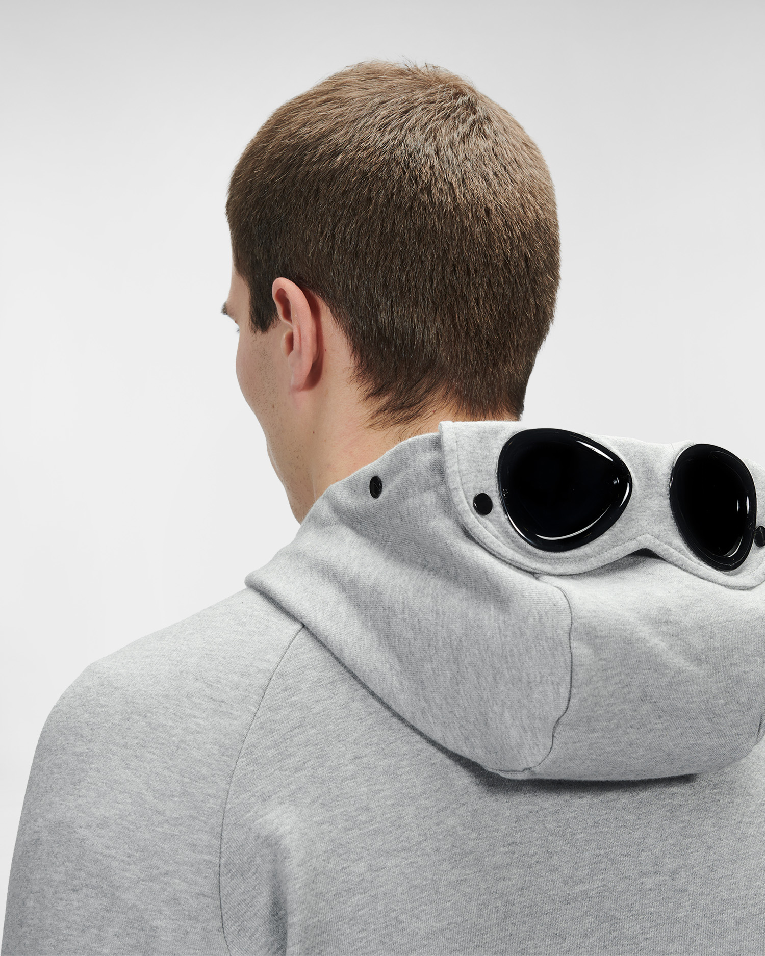C.P. Company Diagonal Raised Fleece Goggle Hoodie Grey Melange - Imagen 3
