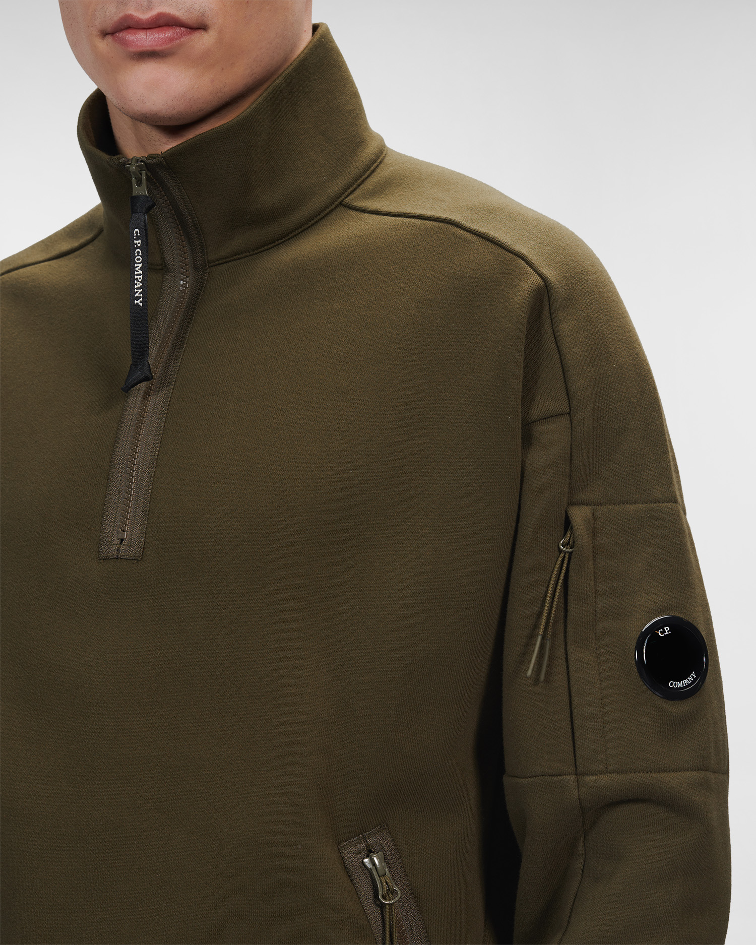 C.P. Company Diagonal Raised Fleece Stand Collar Sweatshirt Ivy Green - Imagen 5