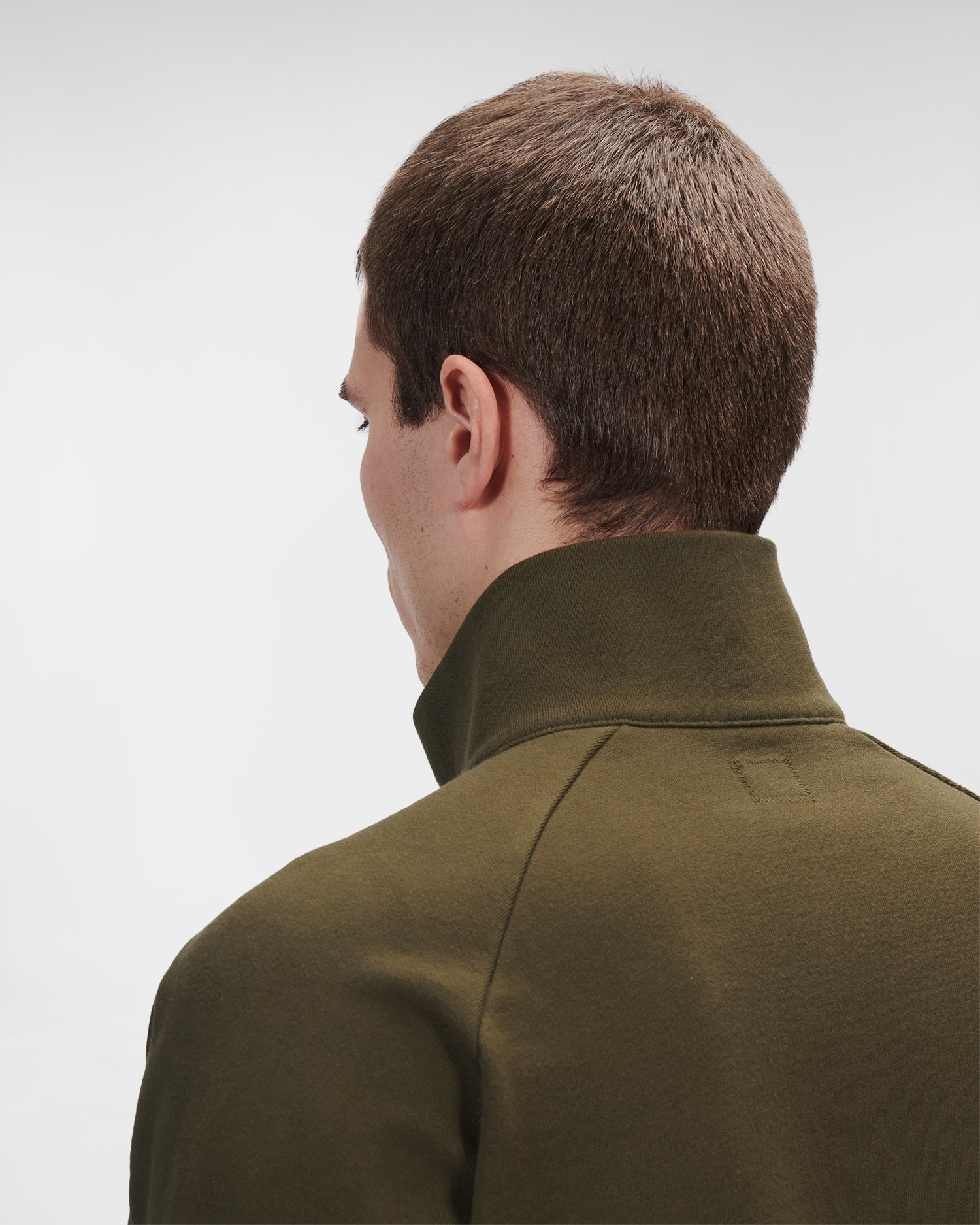 C.P. Company Diagonal Raised Fleece Stand Collar Sweatshirt Ivy Green - Imagen 6