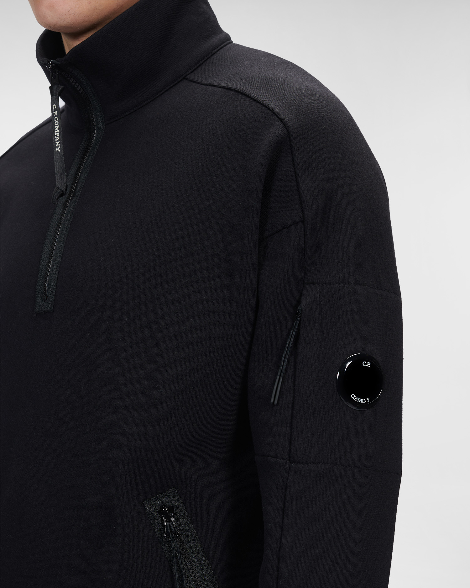 C.P. Company Diagonal Raised Fleece Stand Collar Sweatshirt Black - Imagen 5
