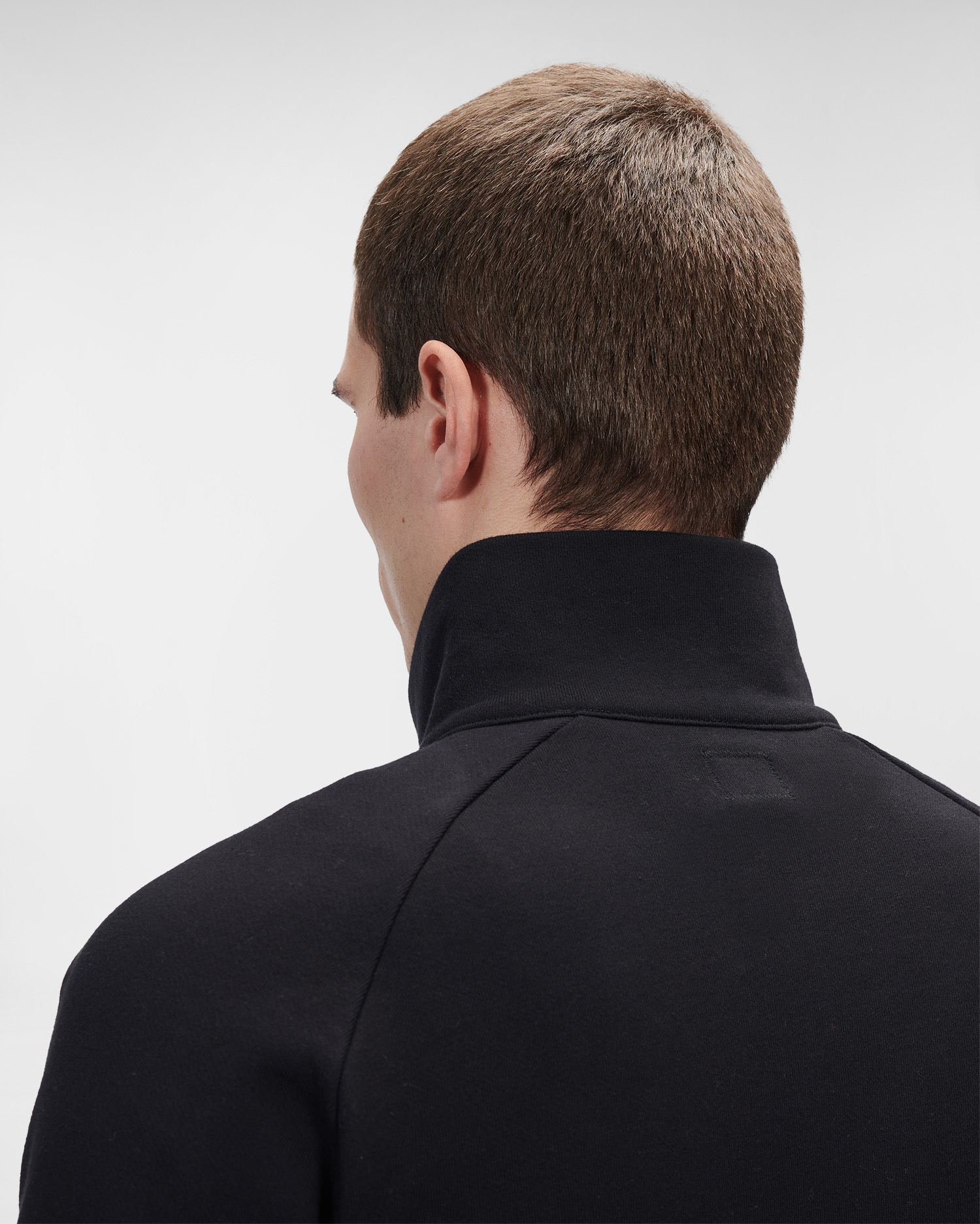 C.P. Company Diagonal Raised Fleece Stand Collar Sweatshirt Black - Imagen 6