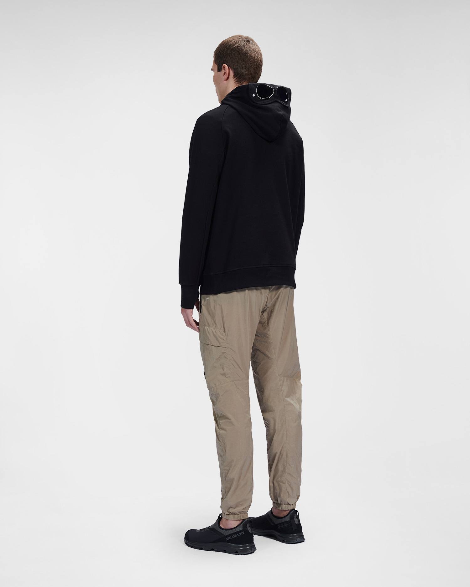 C.P. Company Diagonal Raised Fleece Goggle Hoodie Black - Imagen 3