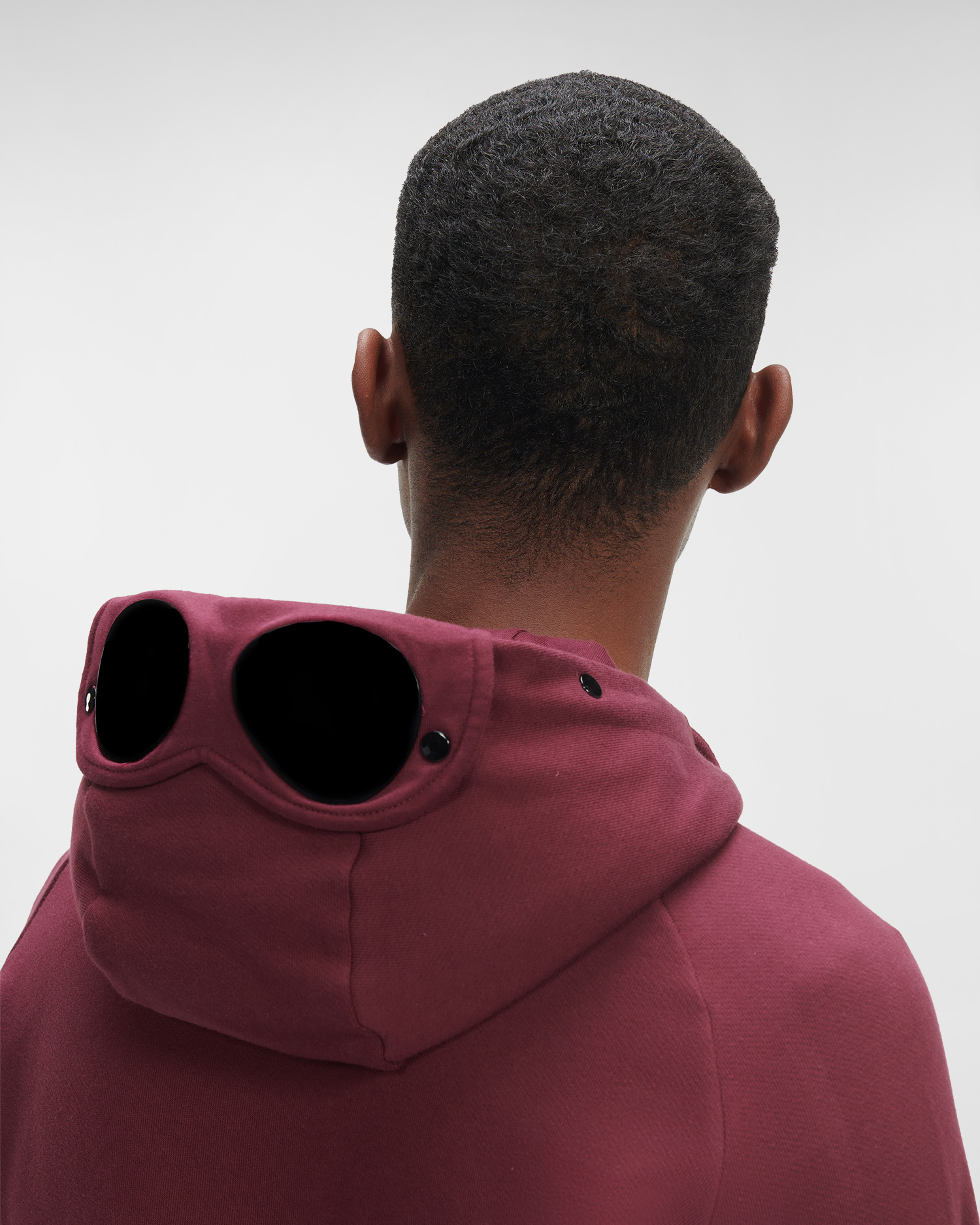 C.P. Company Diagonal Raised Fleece Goggle Hoodie Port Royal Red - Imagen 8