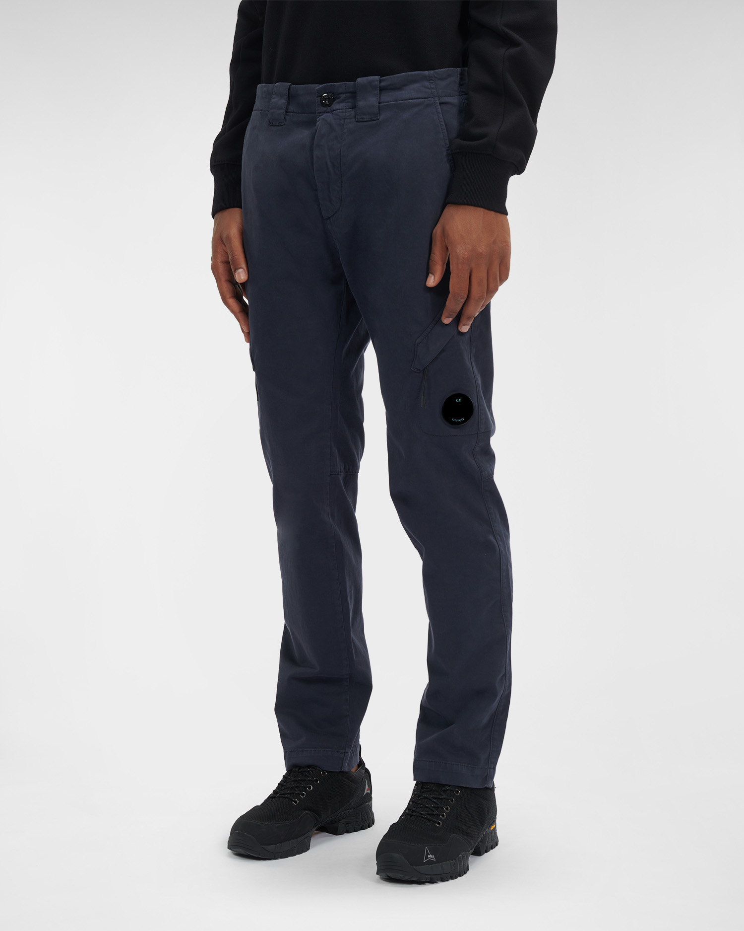 C.P. Company Stretch Sateen Cargo Pants Ergonomic 138A Fit Total Eclipse Blue - Imagen 3